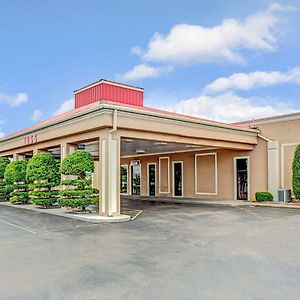 Ramada By Wyndham Murfreesboro